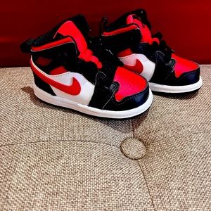 Nike Air Jordan 1 Mid